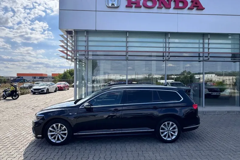 Volkswagen Passat din 2021 cu 172.523 km - oferta VOL130749 - foto 4