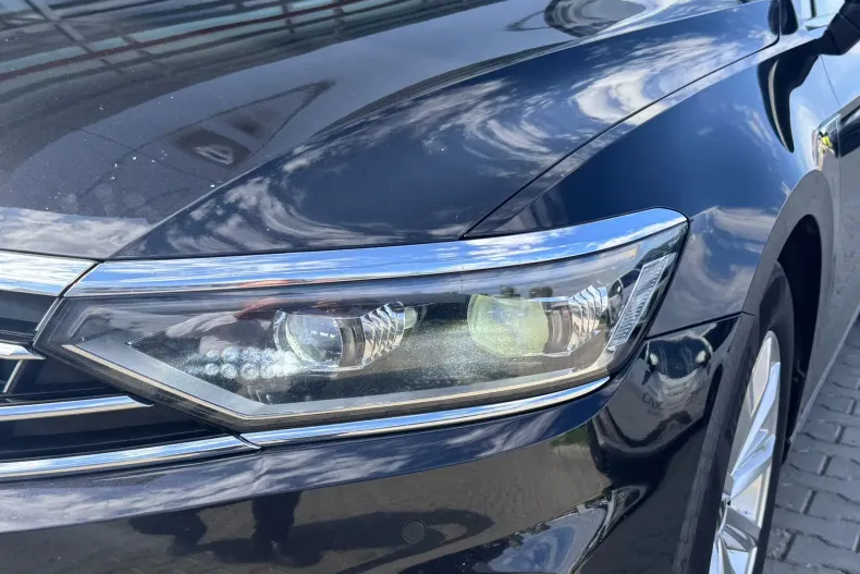 Volkswagen Passat din 2021 cu 172.523 km - oferta VOL130749 - foto 5