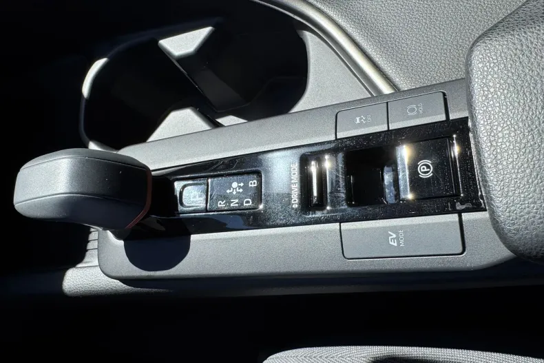 Toyota C-HR din 2023 cu 10.759 km - oferta TOY130753 - foto 17