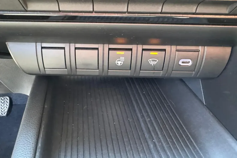 Toyota C-HR din 2023 cu 10.759 km - oferta TOY130753 - foto 22