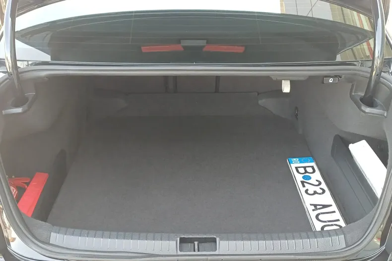 Volkswagen Passat din 2020 cu 100.900 km - oferta VOL130760 - foto 6