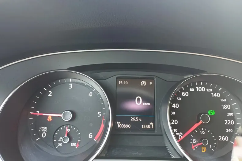 Volkswagen Passat din 2020 cu 100.900 km - oferta VOL130760 - foto 16