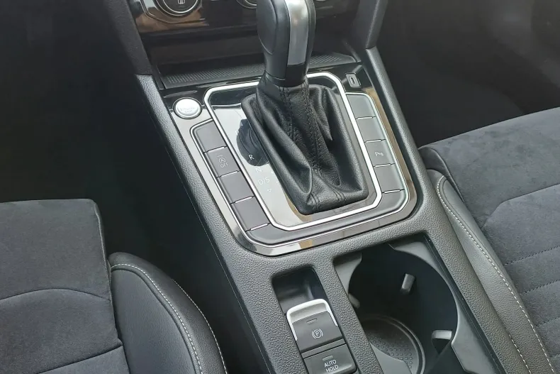 Volkswagen Passat din 2020 cu 100.900 km - oferta VOL130760 - foto 20