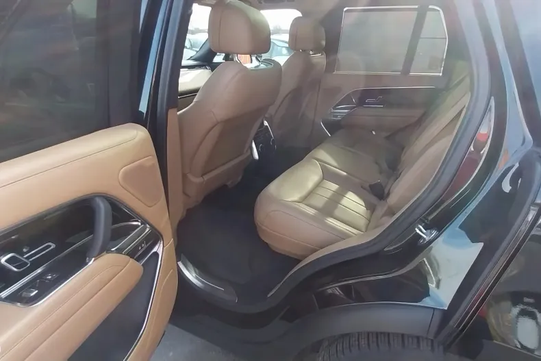 Land Rover Range Rover din 2023 cu 20.971 km - oferta LAN130791 - foto 9