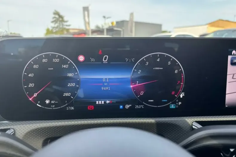 Mercedes-Benz CLA 250 din 2024 cu 9.484 km - oferta MER130798 - foto 12