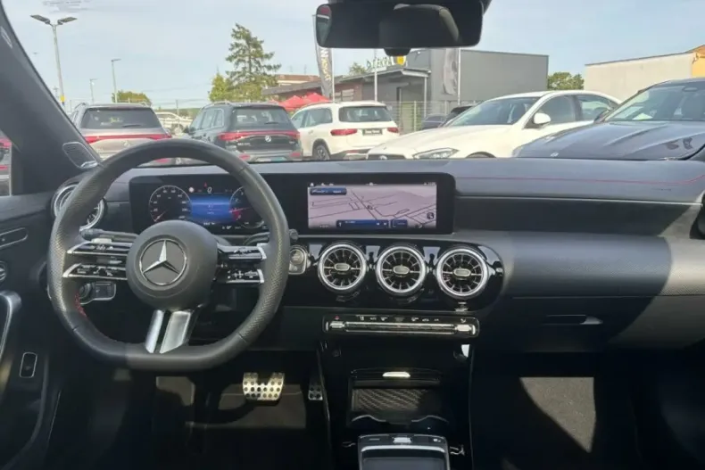 Mercedes-Benz CLA 250 din 2024 cu 9.484 km - oferta MER130798 - foto 13