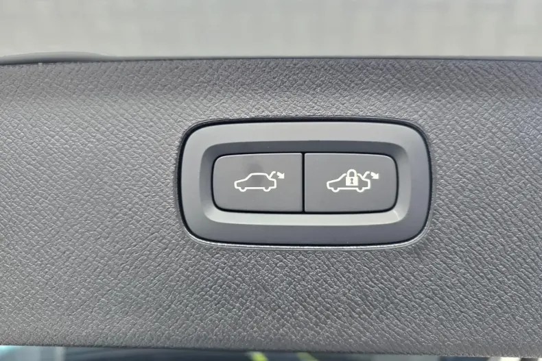 Volvo XC90 din 2025 cu 30.000 km - oferta VOL130799 - foto 3