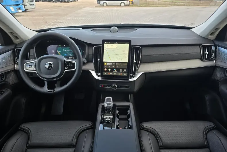 Volvo XC90 din 2025 cu 30.000 km - oferta VOL130799 - foto 10