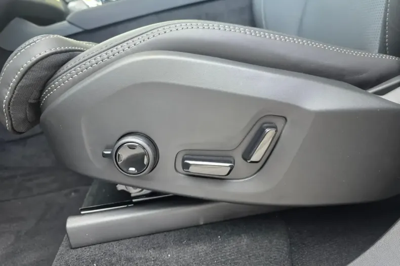 Volvo XC90 din 2025 cu 30.000 km - oferta VOL130799 - foto 21