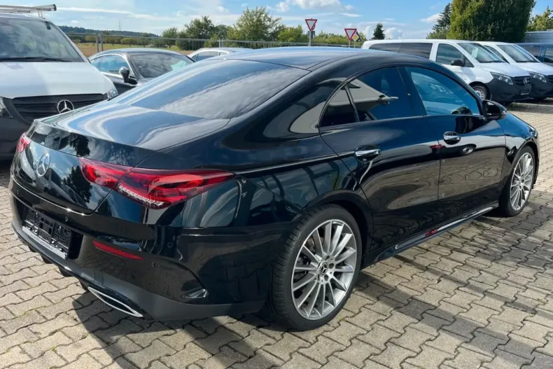 Mercedes-Benz CLA 220 din 2023 cu 21.124 km - oferta MER130802 - foto 3