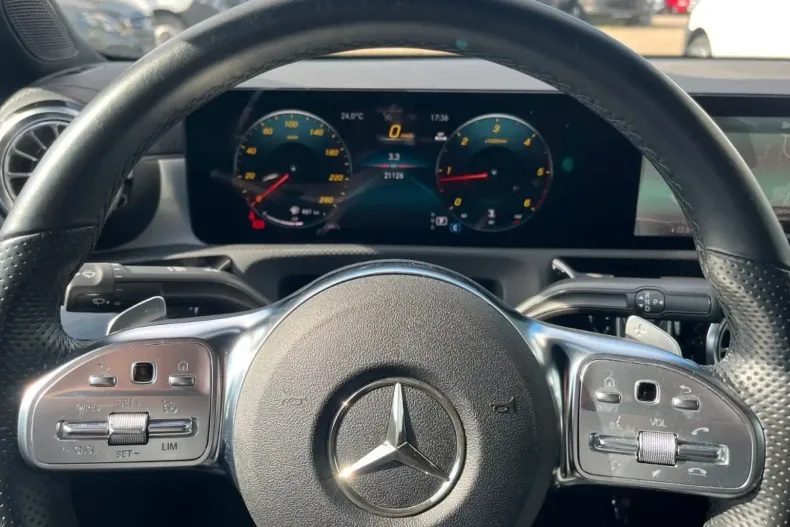 Mercedes-Benz CLA 220 din 2023 cu 21.124 km - oferta MER130802 - foto 6