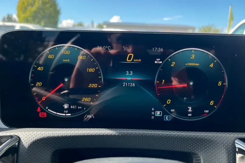 Mercedes-Benz CLA 220 din 2023 cu 21.124 km - oferta MER130802 - foto 11