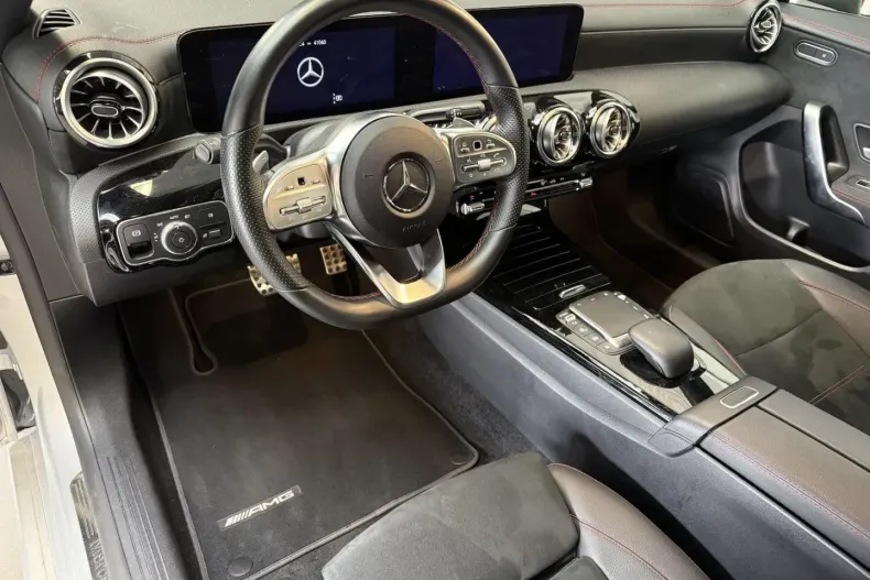 Mercedes-Benz CLA 220 din 2022 cu 40.968 km - oferta MER130803 - foto 5