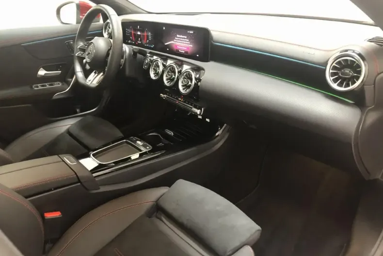 Mercedes-Benz CLA 35 AMG din 2024 cu 13.200 km - oferta MER130809 - foto 12