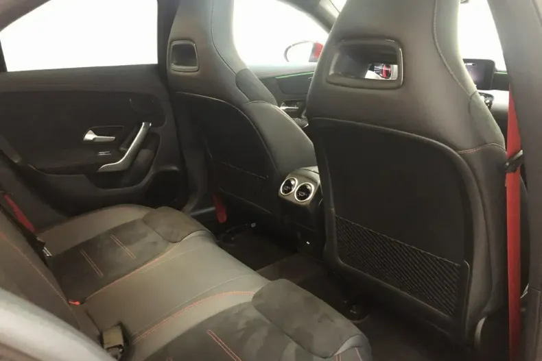 Mercedes-Benz CLA 35 AMG din 2024 cu 13.200 km - oferta MER130809 - foto 15