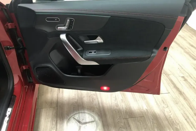 Mercedes-Benz CLA 35 AMG din 2024 cu 13.200 km - oferta MER130809 - foto 18