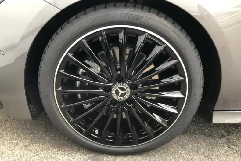 Mercedes-Benz CLA 220 din 2024 cu 21.390 km - oferta MER130811 - foto 8