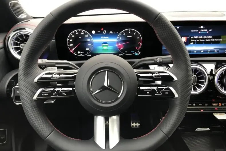 Mercedes-Benz CLA 220 din 2024 cu 21.390 km - oferta MER130811 - foto 10