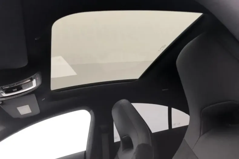 Mercedes-Benz CLA 220 din 2024 cu 21.390 km - oferta MER130811 - foto 13