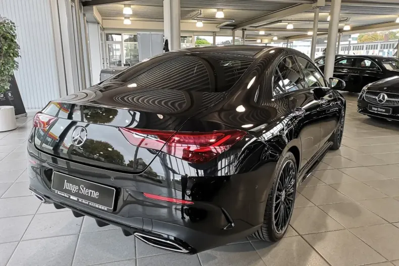 Mercedes-Benz CLA 250 din 2024 cu 7.727 km - oferta MER130813 - foto 5