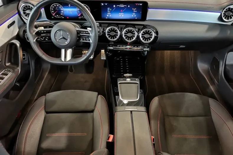 Mercedes-Benz CLA 250 din 2024 cu 7.727 km - oferta MER130813 - foto 14