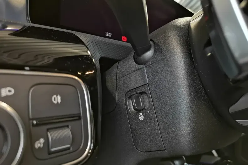 Mercedes-Benz CLA 250 din 2024 cu 7.727 km - oferta MER130813 - foto 22