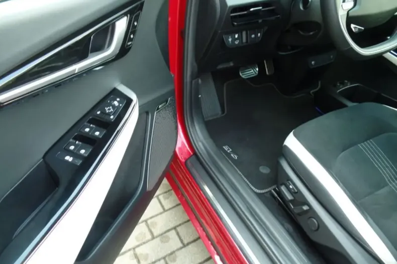 Kia EV6 din 2022 cu 36.900 km - oferta KIA130832 - foto 4