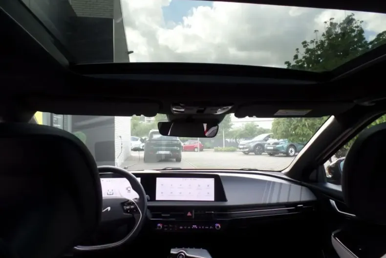 Kia EV6 din 2022 cu 36.900 km - oferta KIA130832 - foto 11