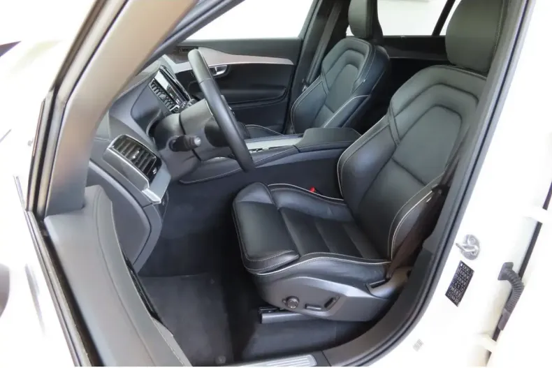 Volvo XC90 din 2023 cu 33.642 km - oferta VOL130843 - foto 6