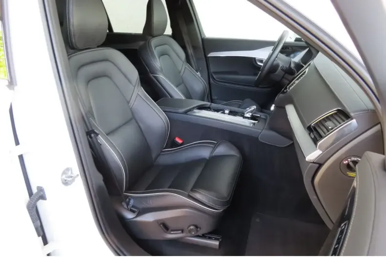 Volvo XC90 din 2023 cu 33.642 km - oferta VOL130843 - foto 8