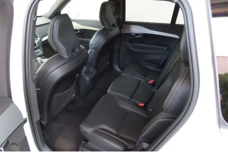 Volvo XC90 din 2023 cu 33.642 km - oferta VOL130843 - foto 12