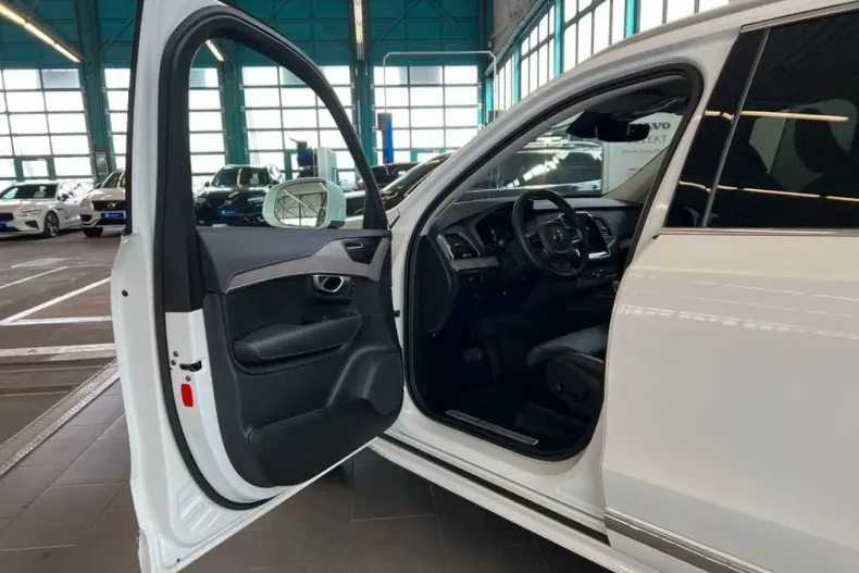 Volvo XC90 din 2023 cu 58.547 km - oferta VOL130856 - foto 25