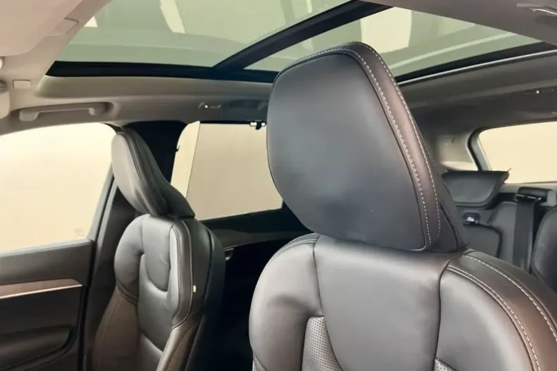 Volvo XC90 din 2023 cu 58.547 km - oferta VOL130856 - foto 26