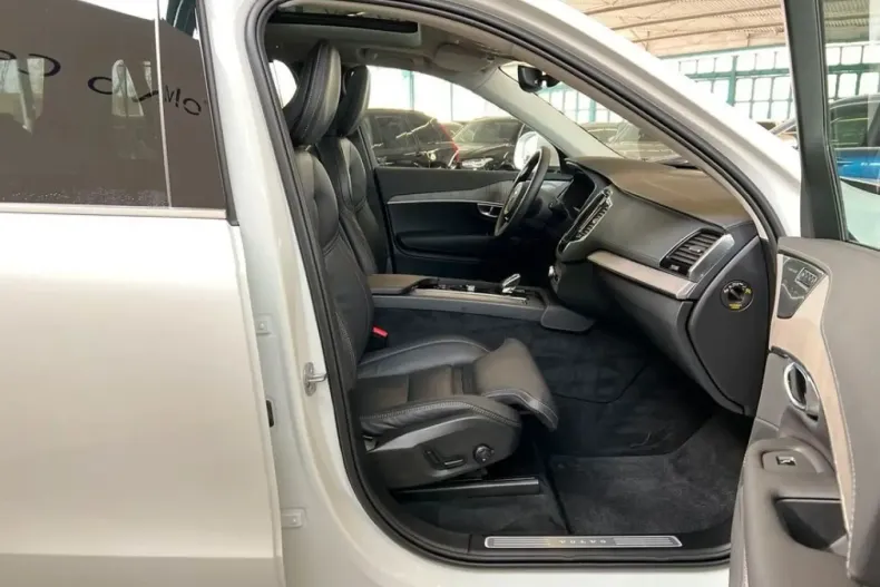 Volvo XC90 din 2023 cu 58.547 km - oferta VOL130856 - foto 33