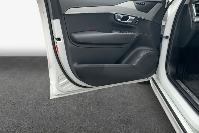 Volvo XC90 din 2024 cu 16.709 km - oferta VOL130858 - foto 19