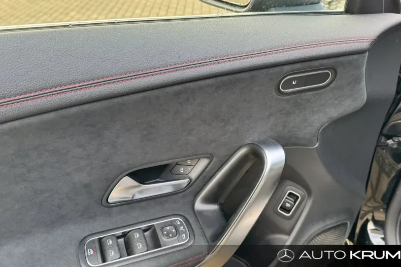 Mercedes-Benz CLA 200 din 2022 cu 16.800 km - oferta MER130861 - foto 13