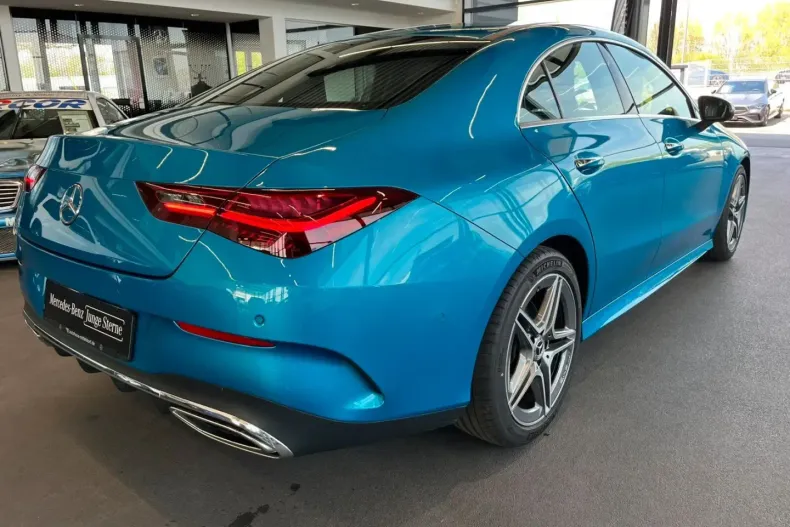 Mercedes-Benz CLA 200 din 2023 cu 11.917 km - oferta MER130862 - foto 4