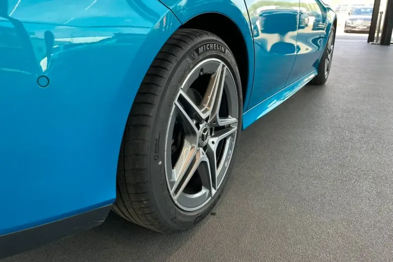 Mercedes-Benz CLA 200 din 2023 cu 11.917 km - oferta MER130862 - foto 5