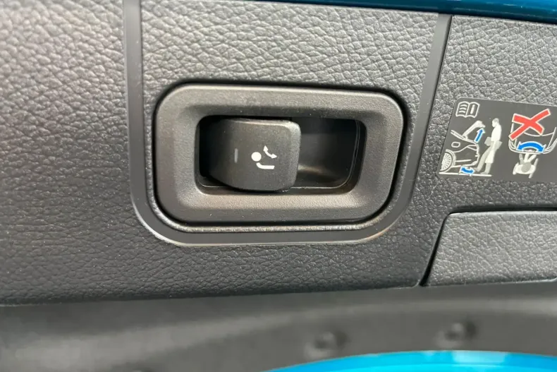 Mercedes-Benz CLA 200 din 2023 cu 11.917 km - oferta MER130862 - foto 22