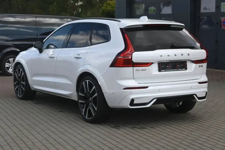 Volvo XC60 din 2023 cu 28.800 km - oferta VOL130888 - foto 3