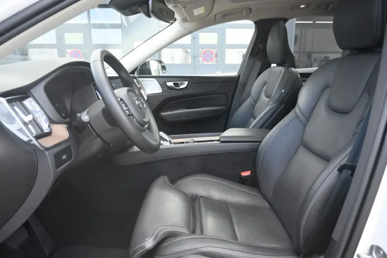 Volvo XC60 din 2023 cu 28.800 km - oferta VOL130888 - foto 11