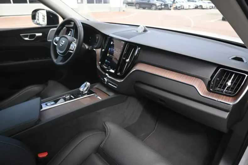 Volvo XC60 din 2023 cu 28.800 km - oferta VOL130888 - foto 13