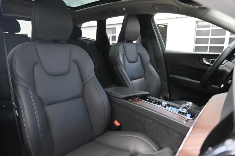 Volvo XC60 din 2023 cu 28.800 km - oferta VOL130888 - foto 14