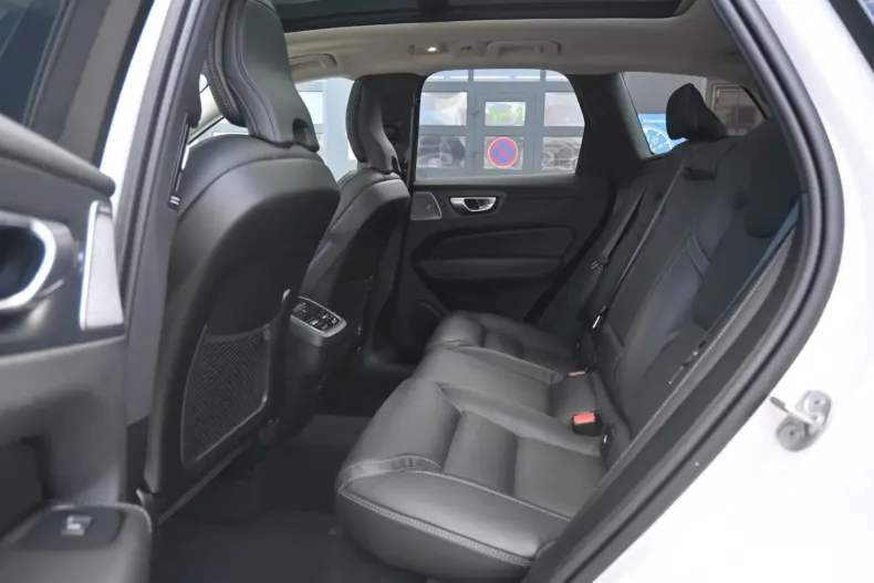 Volvo XC60 din 2023 cu 28.800 km - oferta VOL130888 - foto 15