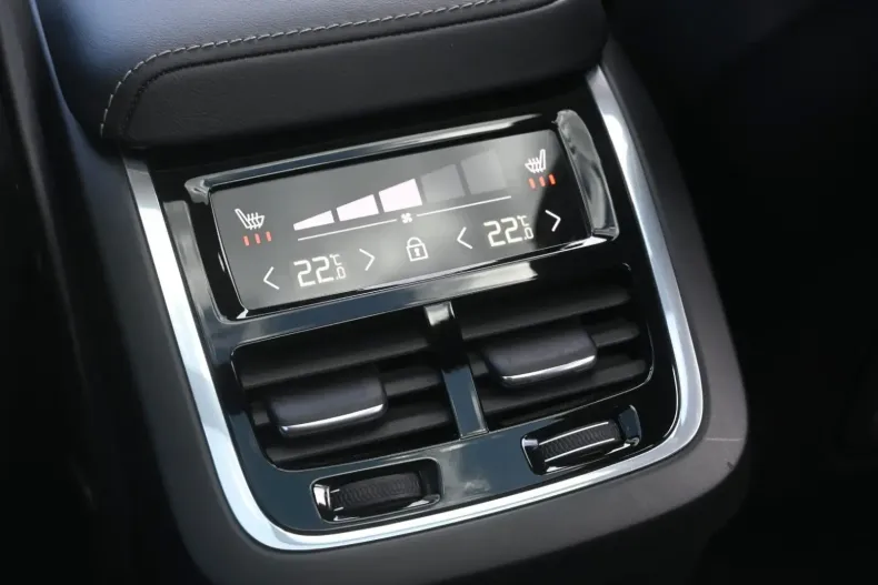 Volvo XC60 din 2023 cu 28.800 km - oferta VOL130888 - foto 16