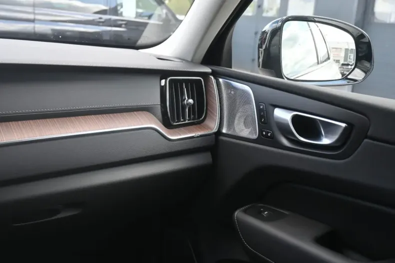 Volvo XC60 din 2023 cu 28.800 km - oferta VOL130888 - foto 18