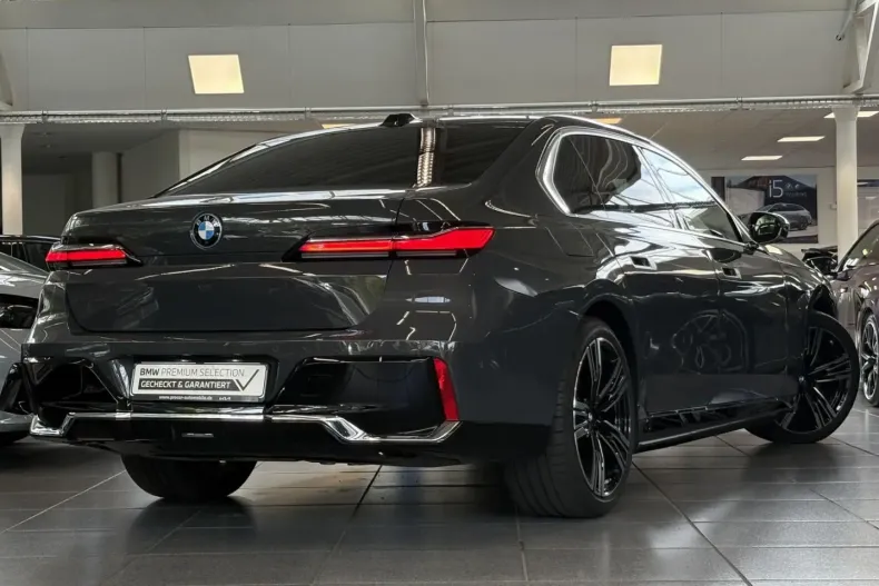 BMW 750 din 2024 cu 53.322 km - oferta BMW130892 - foto 2