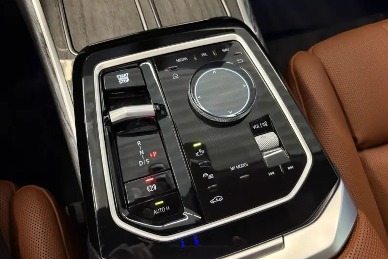 BMW 750 din 2024 cu 53.322 km - oferta BMW130892 - foto 15