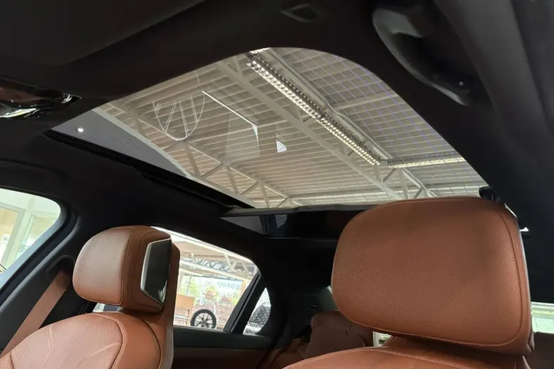 BMW 750 din 2024 cu 53.322 km - oferta BMW130892 - foto 16