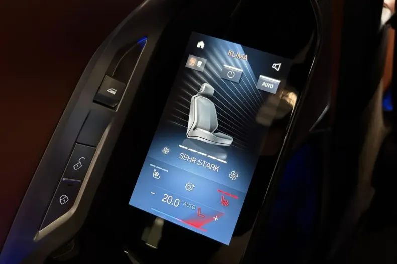 BMW 750 din 2024 cu 53.322 km - oferta BMW130892 - foto 19